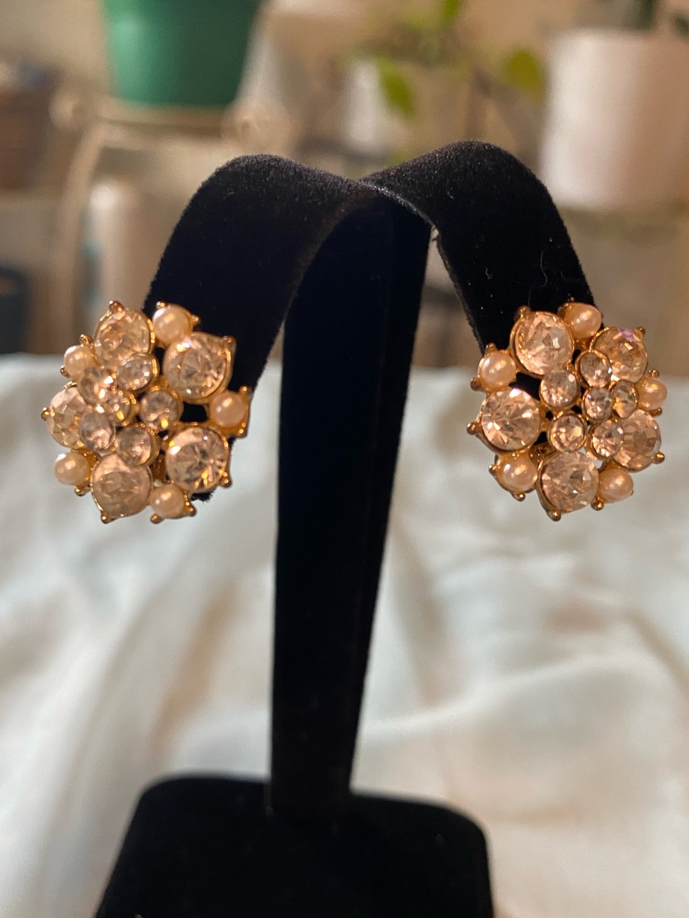 FASHION RHINESTONE CLIP ON EARRINGS - Picture 2 of 16